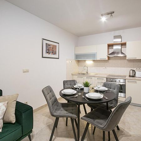 Apartments Klement Brela Luaran gambar