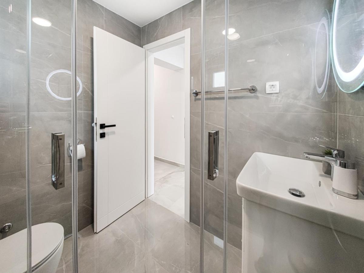 Apartments Klement Brela Luaran gambar