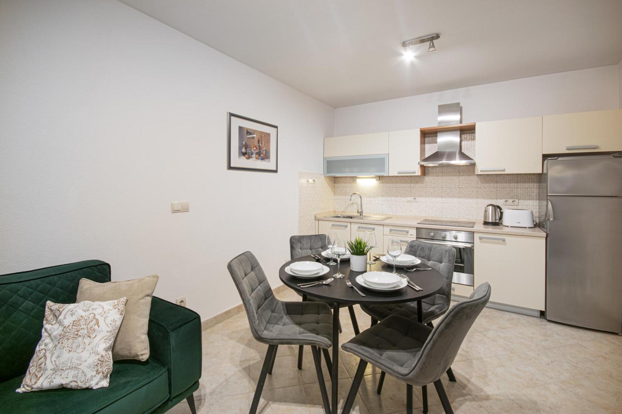Apartments Klement Brela Luaran gambar